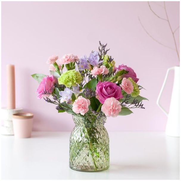 Sweetheart Brievenbus Bloemen – Zoet en Verrassend - Brievenbusboeket – 6 Seizoensbloemen, 32 cm